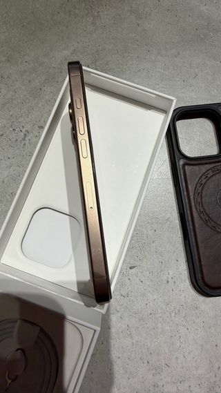 iPhone 16 Pro 256GB Titanio Desierto