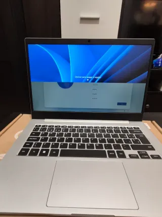 Samsung Galaxy Book2 Go Plata