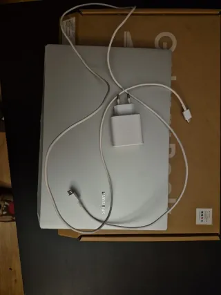 Samsung Galaxy Book2 Go Plata