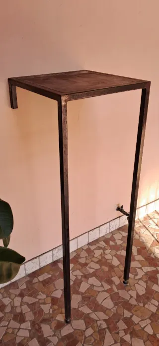 Tavolo alto in ferro su misura
