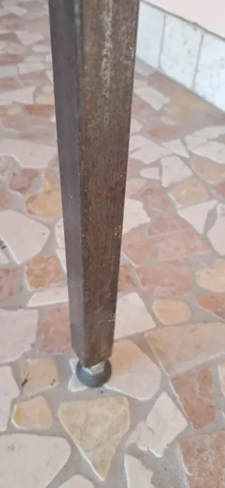 Tavolo alto in ferro su misura