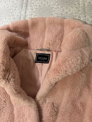 Abrigo pelo sintético rosa Guess