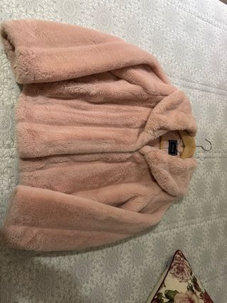 Abrigo pelo sintético rosa Guess