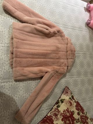 Abrigo pelo sintético rosa Guess