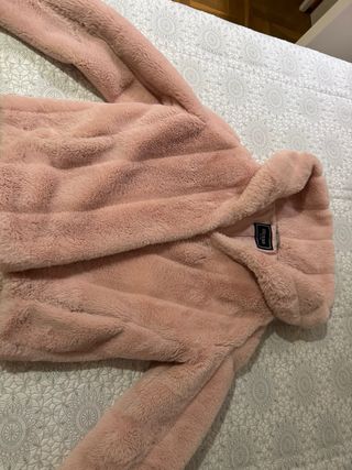 Abrigo pelo sintético rosa Guess