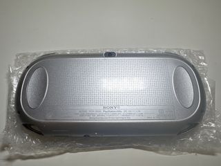PS Vita Ice Silver (PCH-1000) Wifi - Modelo Japón