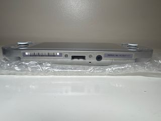 PS Vita Ice Silver (PCH-1000) Wifi - Modelo Japón