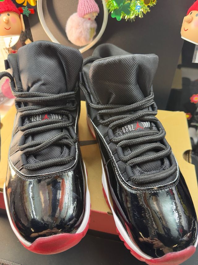 Jordan 11 Zapatillas Negras y Rojas