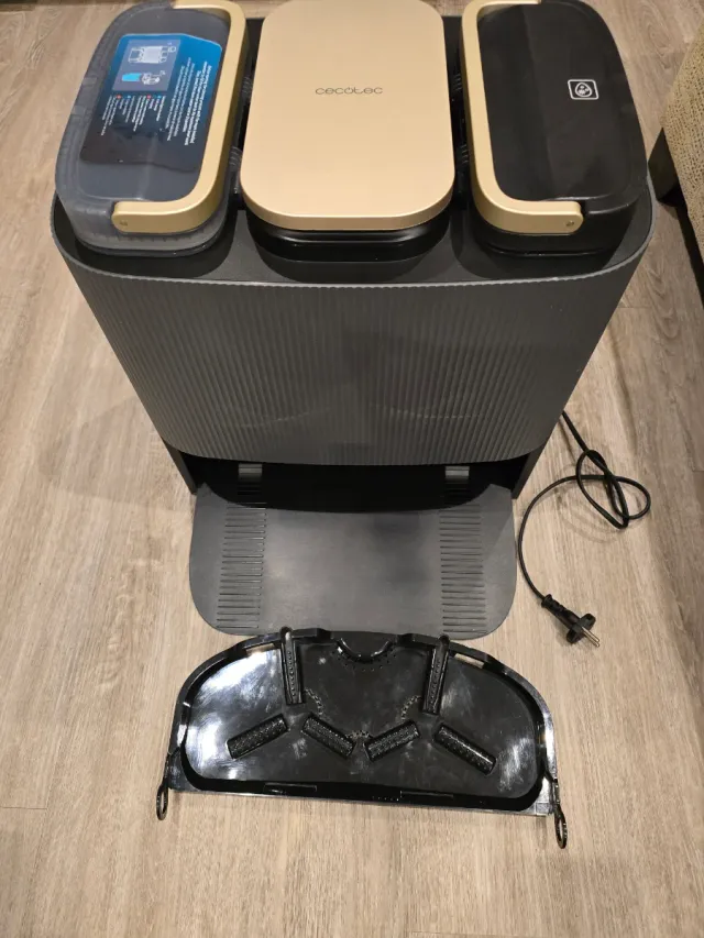 Base autovaciado Conga 13090 Cecotec