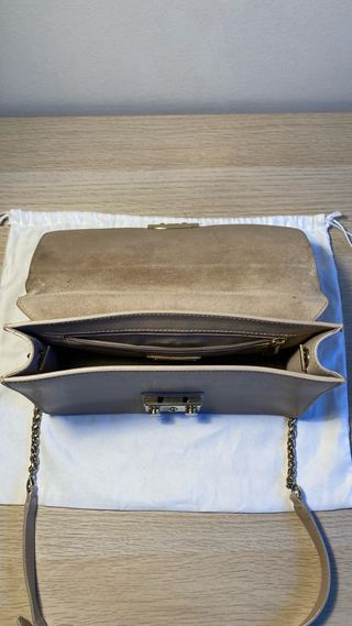 Bolso Furla de cuero beige