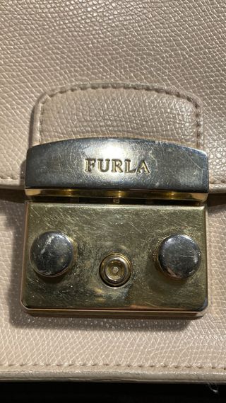 Bolso Furla de cuero beige
