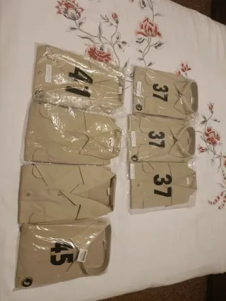 Camisas militares beige talla 37, 41 y 45