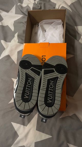 Louis Vuitton LV Skate Talla 42 Nuevas Caja