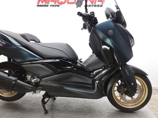 YAMAHA X-MAX 300 TECH MAX 2023 5032 kms.