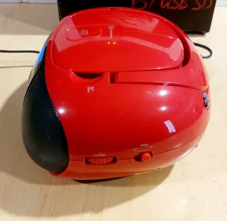 Radio lector USB Schneider roja