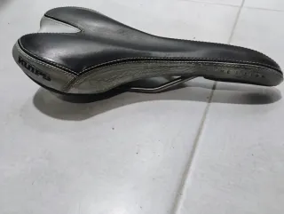 Sillín Spiuk Negro y Blanco