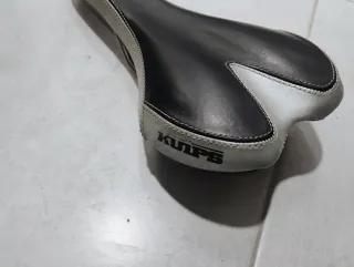 Sillín Spiuk Negro y Blanco