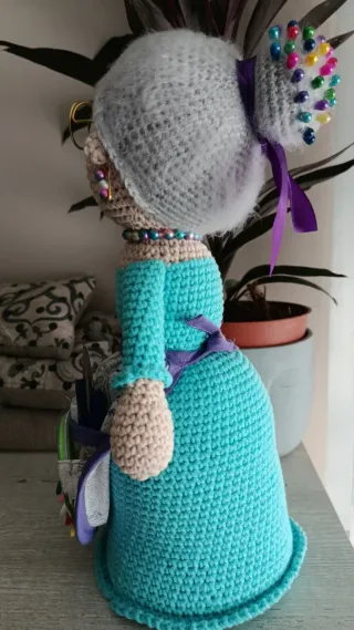 Muñeca Costurera Artesanal