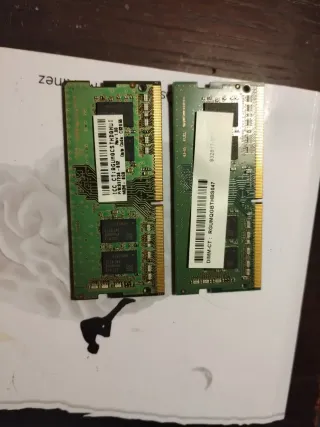 2x Samsung DDR4 8GB PC4-2666V-SA1-11 RAM