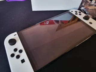 Nintendo Switch OLED + Mando Pro