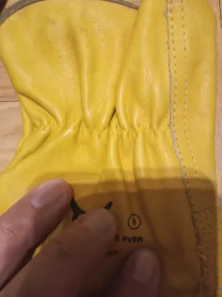 Guantes de Piel Amarillos