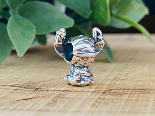 Charm Stitch Momia - Plata