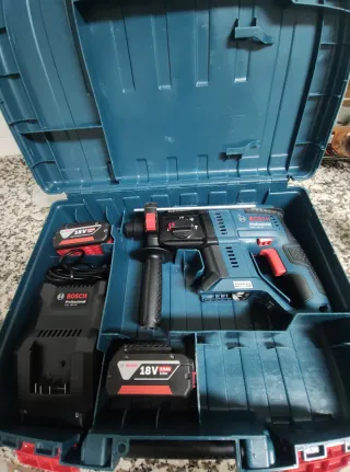 Taladro percutor Bosch Professional 18V