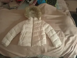 Abrigo blanco niña con capucha