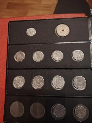 12 monedas 5, 10, 25 céntimos Franco España.