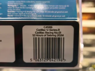 Scalextric UK C4586 Cadillac V-Series.R