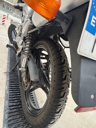 Moto Yamaha YBR125 Plata