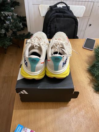 Hoka Clifton 9 - Pouco Usadas