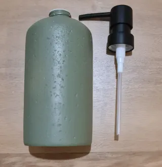 Doseador de sabonete verde e preto