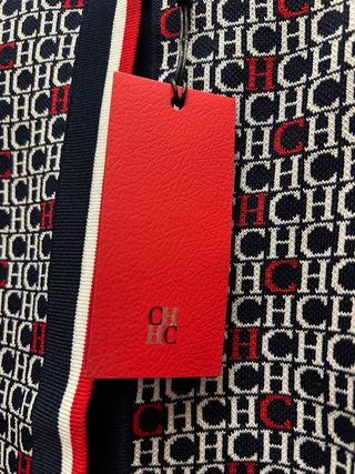 Chaqueta Carolina Herrera Logo