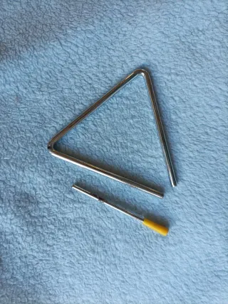 Triángulo Musical Metálico con Baqueta