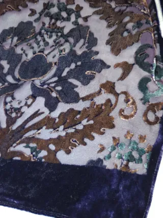 Chal de seda y terciopelo estampado