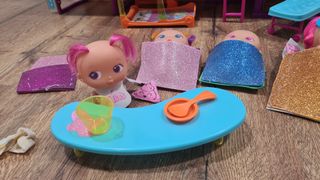 Casa Bellies y 4 Muñecas Bellies