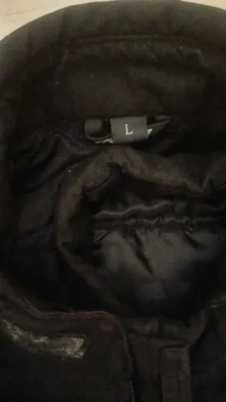 Chaqueta de moto negra con detalles rojos talla L