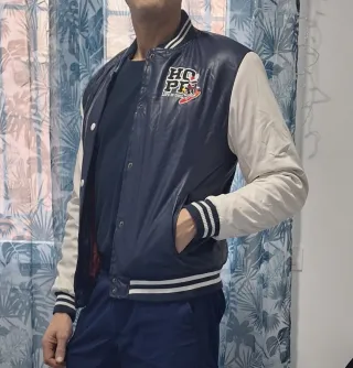 Chaqueta Bomber Universitaria Azul y Beige