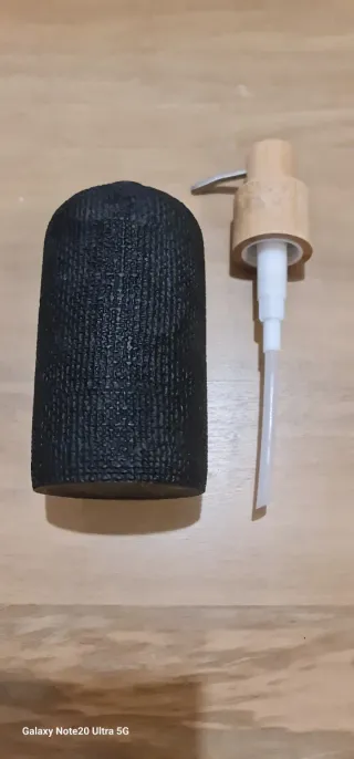 Doseador Preto e Madeira