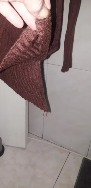 Jersey fino marrón asimétrico