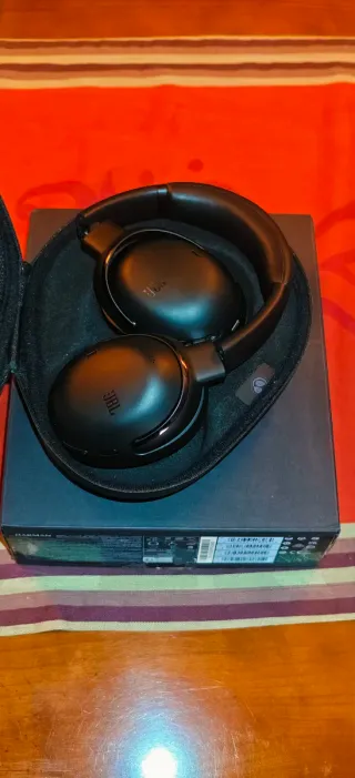 Auriculares JBL Tour One M3 2025