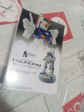 Gundam RX-93ff v Gundam Banpresto