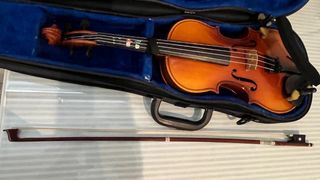 Violín 1/2 con funda y arco