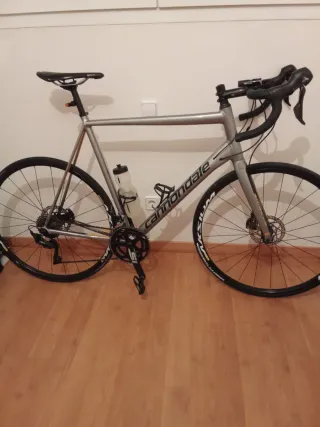 Bicicleta de carretera Cannondale