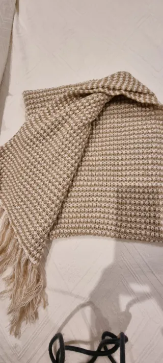 Conjunto bufanda y gorro de Mango.