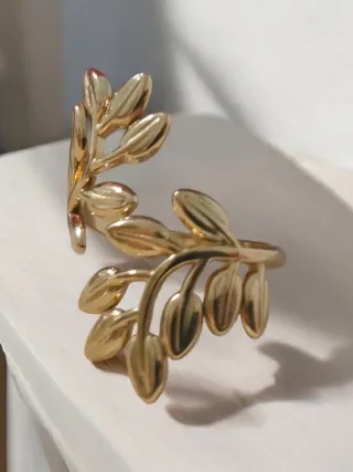 Anillo Dorado Hojas Ajustable