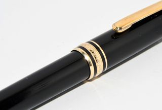 Boligrado Montblanc Meisterstück Negra y Dorada