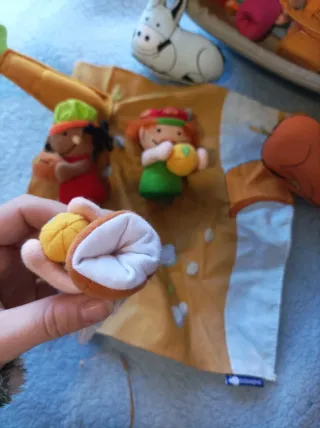 Presepe di Tela con Figure e Animali