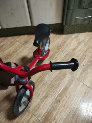 Bicicleta de aprendizaje Chicco Red Bullet